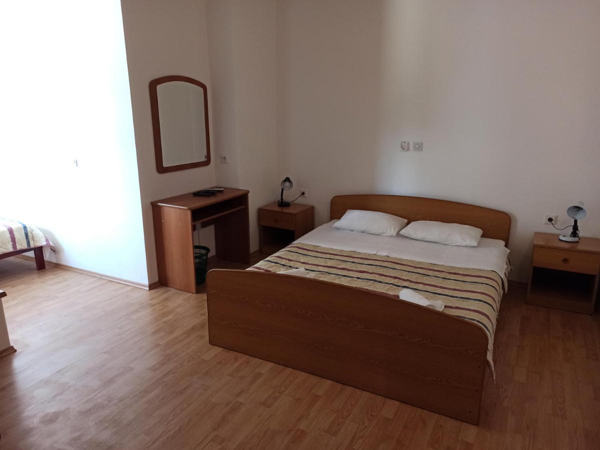 Pansion Tony Pag Hotel Pag Town Buitenkant foto