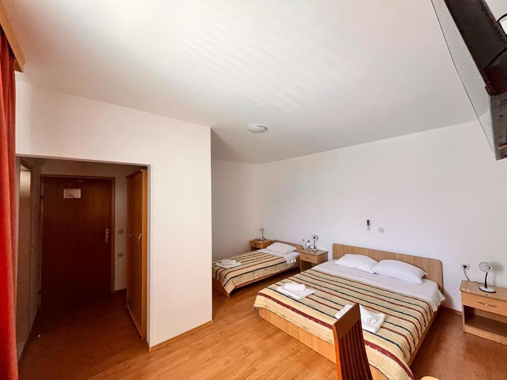 Pansion Tony Pag Hotel Pag Town Buitenkant foto