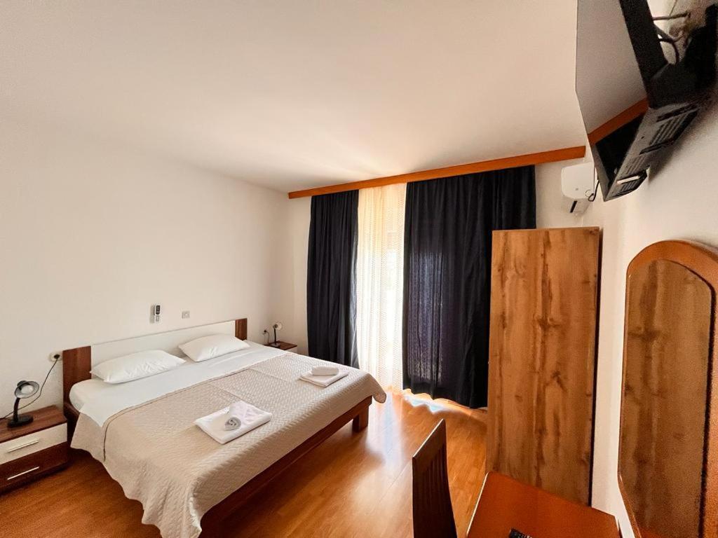 Pansion Tony Pag Hotel Pag Town Buitenkant foto