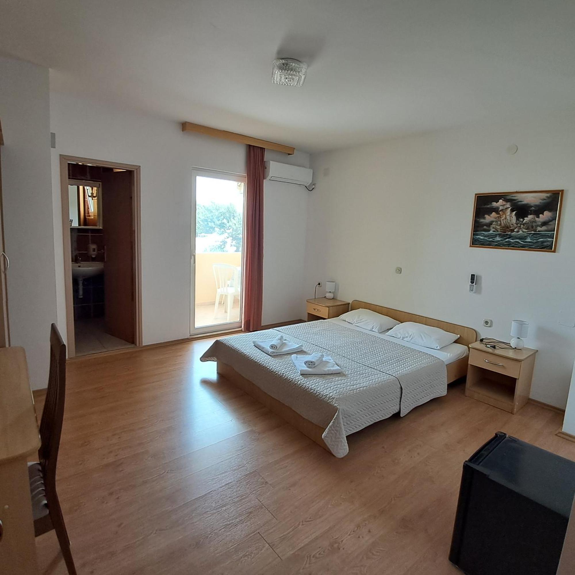 Pansion Tony Pag Hotel Pag Town Buitenkant foto